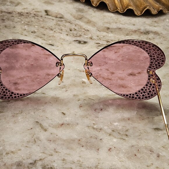 GUCCI HOLLYWOOD FOREVER OVERSIZED PINK HEART SHAPED LENS EMBELLISHED SUNGLASSES